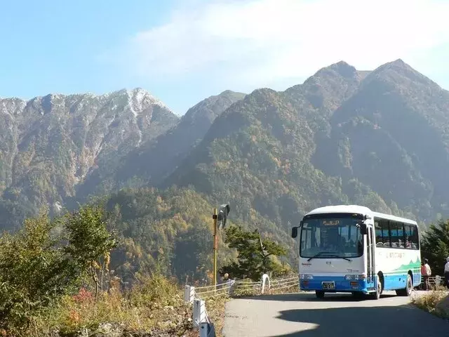 南アルプス林道バス、平日早朝便増強で登山客の利便性向上へ