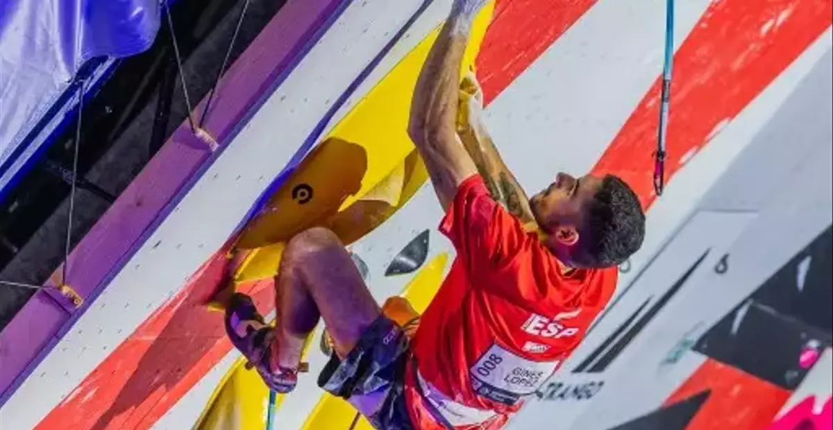 ワールドクライミングリード第4戦、女子はサンダース、男子はロペスが頂点に