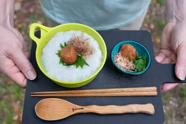 非常食としても優秀！缶詰の「おかゆ」と「梅干し」で手軽で美味しい朝食を