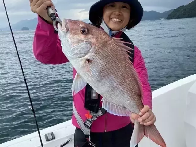 夏の真鯛を狙うタイラバ釣法：初心者でも大物を釣る秘訣