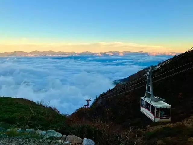 中央アルプス千畳敷カール：雲上の絶景と紅葉ハイキング