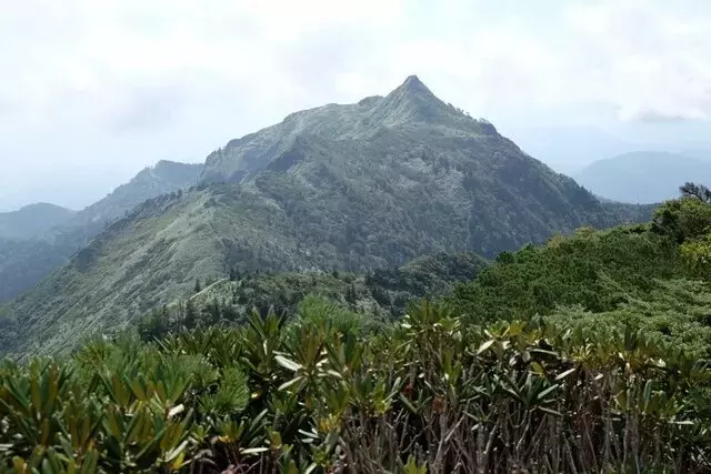 秋の武尊山：絶景と静寂を求めて