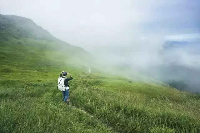 幻想的な越後山脈の秘境：浅草岳の秋の絶景