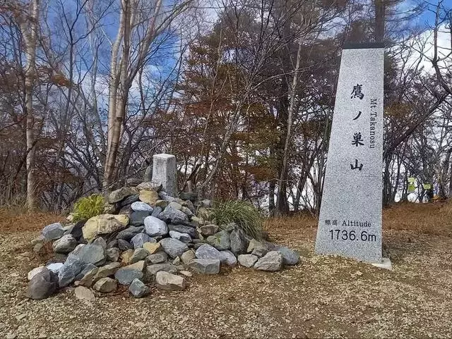 奥多摩の秋を彩る、鷹ノ巣山・六ツ石山縦走ルートの魅力