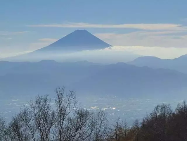 甘利山から千頭星山へ：富士の絶景と挑戦の登山道