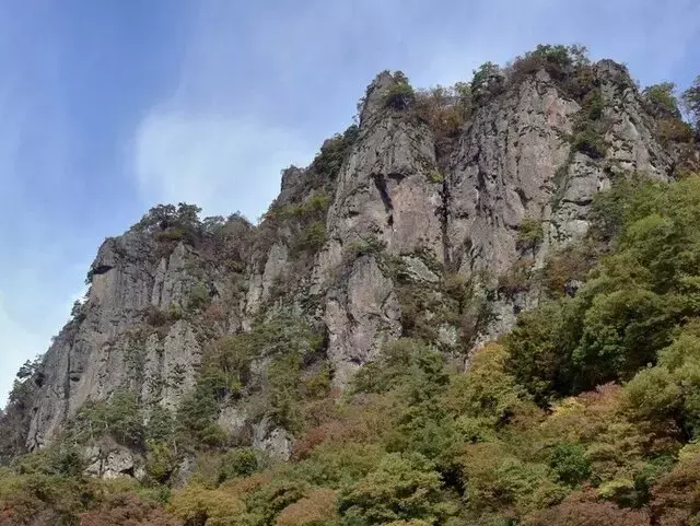戦国時代の息吹を感じる群馬の低山、岩櫃山と嵩山を巡る