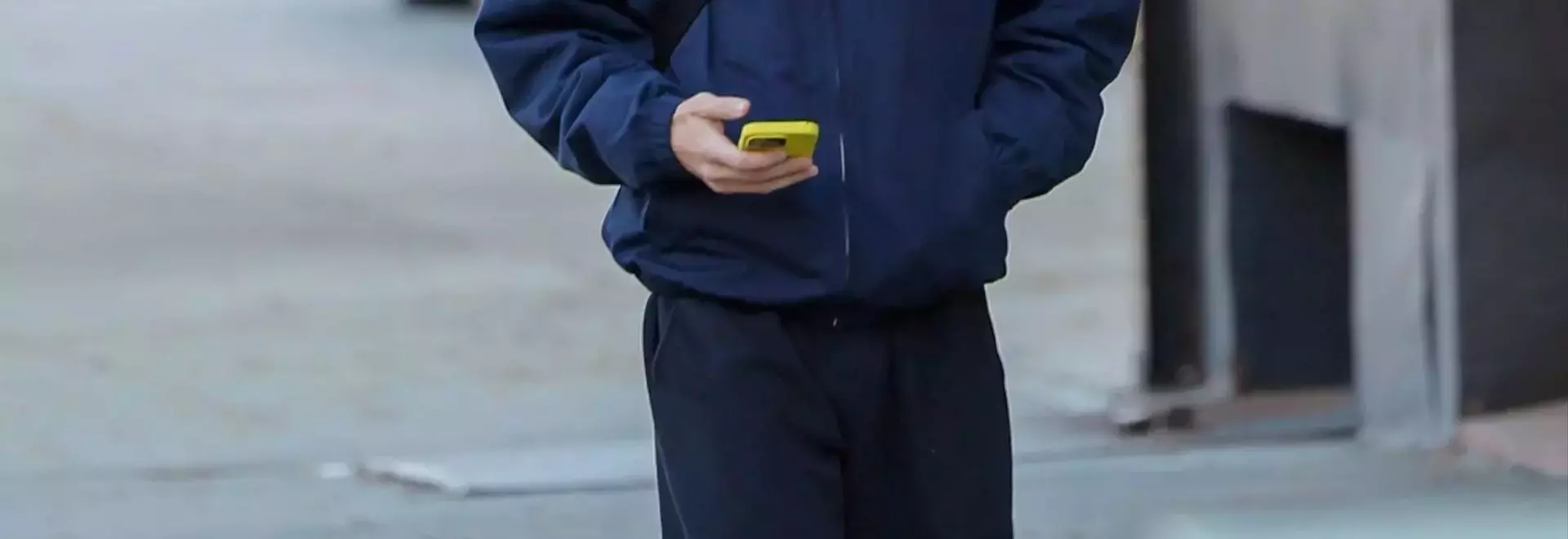 Harry Styles' Brooklyn Bridge Style: A Study in Urban Fitness and Fashion
