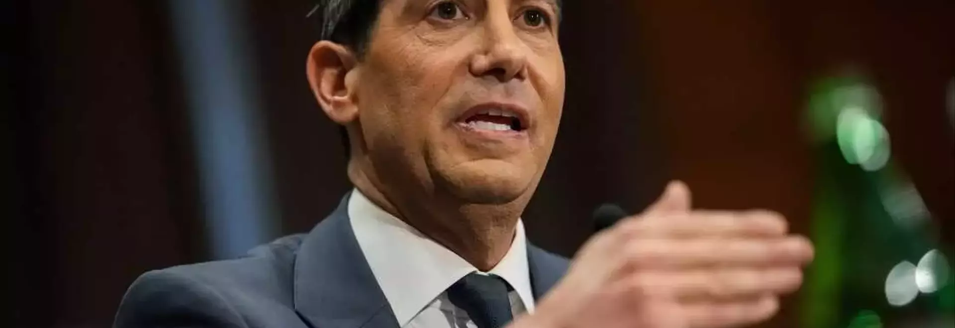 Federal Reserve Faces Leadership Transition Amidst Policy Debates