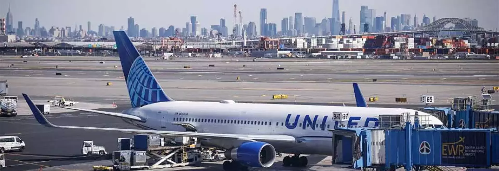 United Airlines Jet Collides with Light Pole and Truck Near Newark Airport During Landing