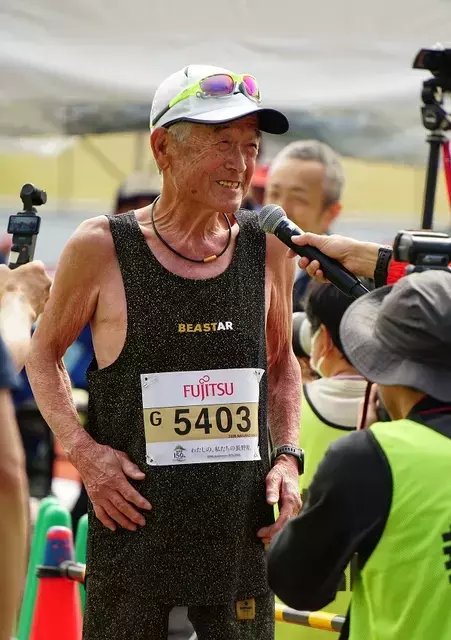 90歳のランナー、長野マラソンを完走！不屈の精神で記録更新に挑む
