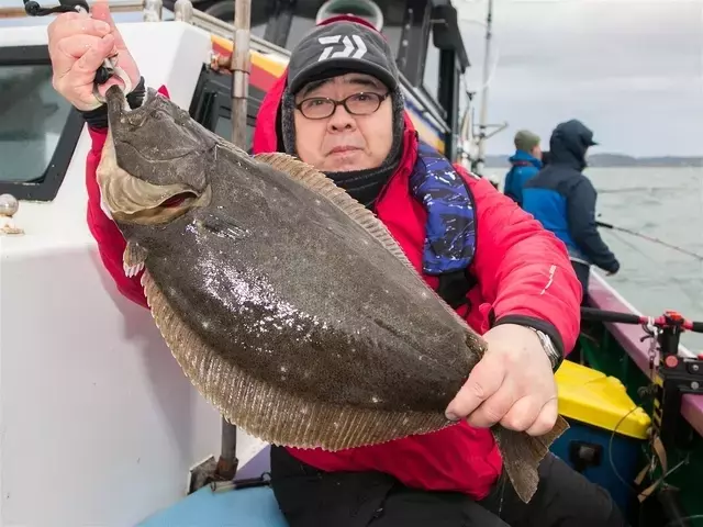 大原沖ヒラメ釣り、大型釣果の好機到来！