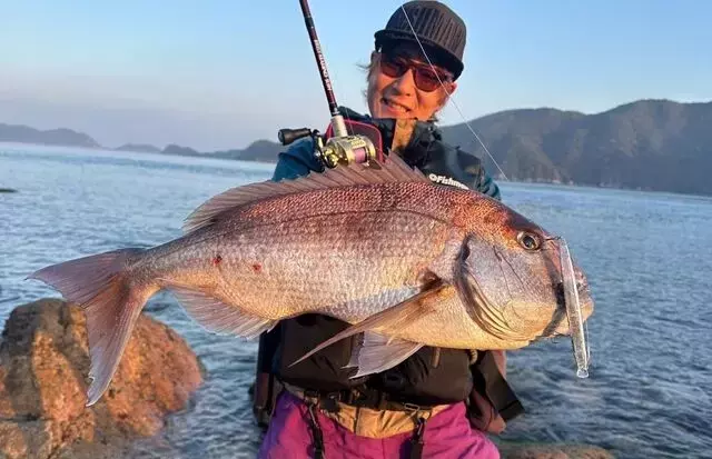 五島列島でのショア真鯛釣り：島内聖隆氏の挑戦と成功