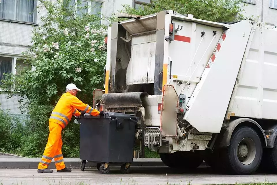 Waste Management's Strong Free Cash Flow and Strategic Acquisitions Make it an Attractive Investment
