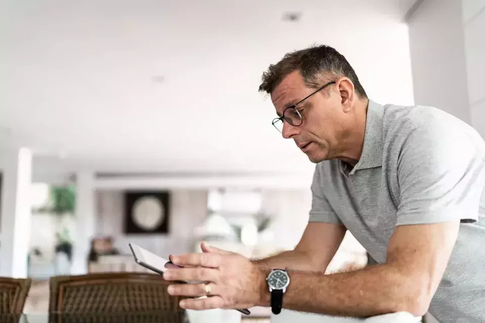 Navigating Investor Concerns Amidst Declining Consumer Sentiment