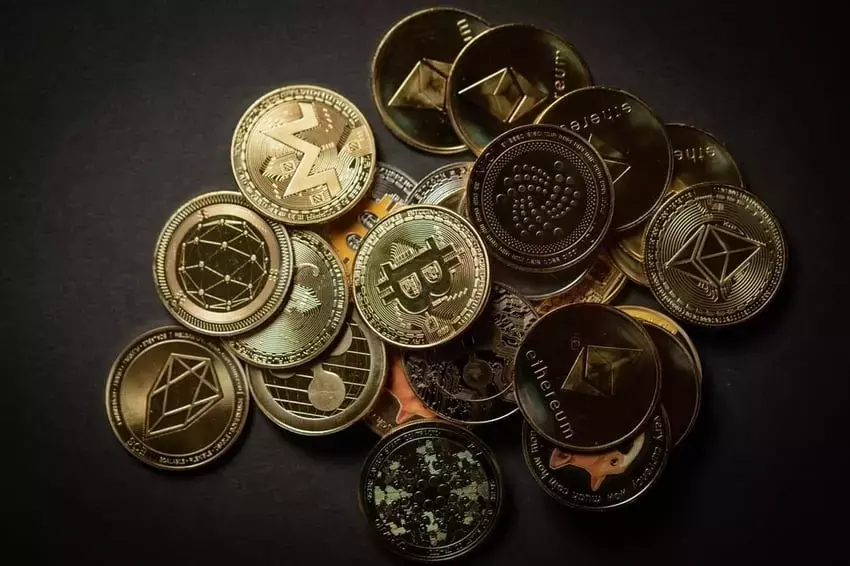 Cryptocurrency Weekly Review: Bitcoin's Potential Downturn, Dogecoin's Utility Debate, and Market Movements