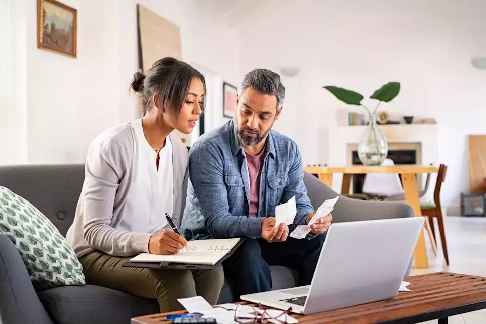Navigating Social Security Decisions: Risks and Strategic Planning for Retirees