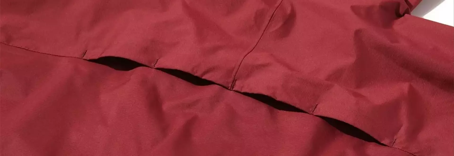 ダイワの新作軽量レインスーツ：夏の釣りを快適にする秘密