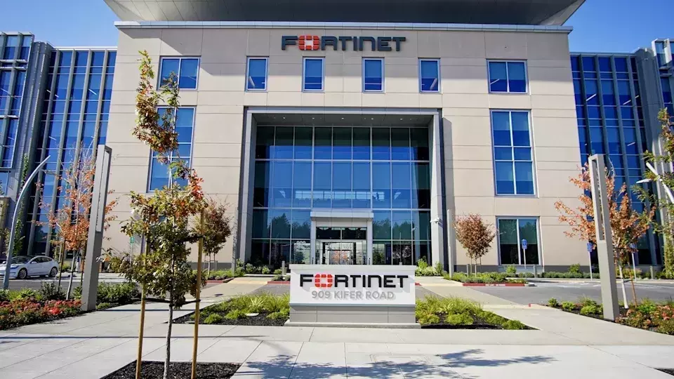 TD Cowen and Cantor Fitzgerald Elevate Fortinet's Price Targets Amidst Robust Security and AI Growth Prospects