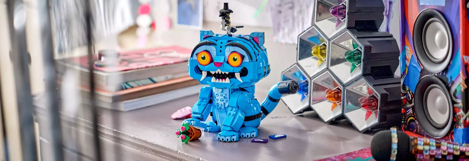 Lego's "KPop Demon Hunters" Set: A Detailed Look at Derpy Tiger and Sussie Bird