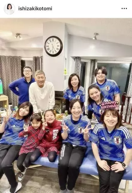 カーリング選手が振り返るサッカーW杯、ロコ・ソラーレ集合写真にファン歓喜