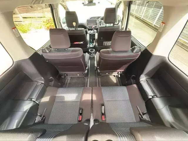 雨天時の車中泊を快適にする空間設計術：一級建築士が教える3つのNGと解決策