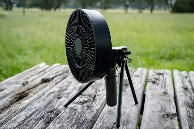 エレコム「NESTOUT サーキュレーター FAN-1」：アウトドアの頼れる相棒