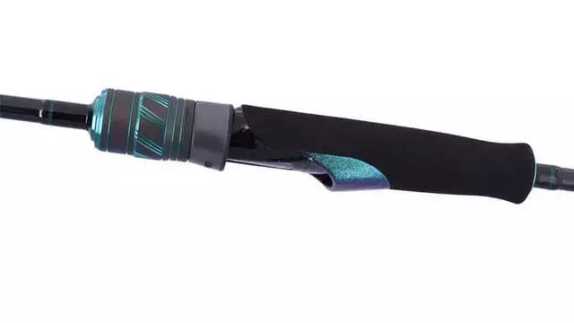 ダイワ エメラルダス X ボート：クラス最高の操作性と感度を備えた入門用エギングロッド