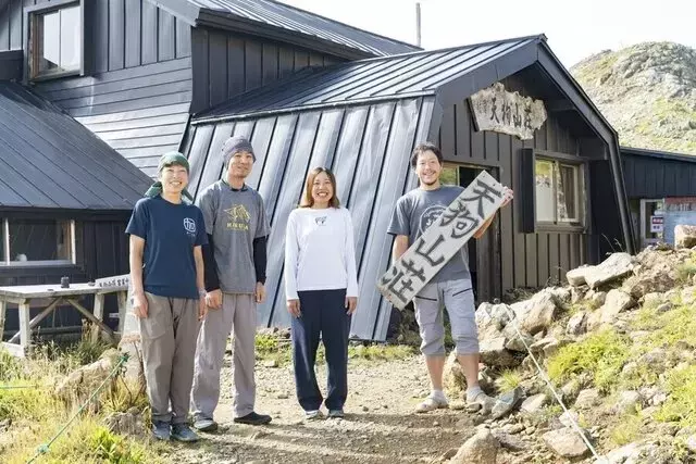 白馬連峰の秘境「天狗山荘」：雄大な自然と美食が織りなす登山者の楽園