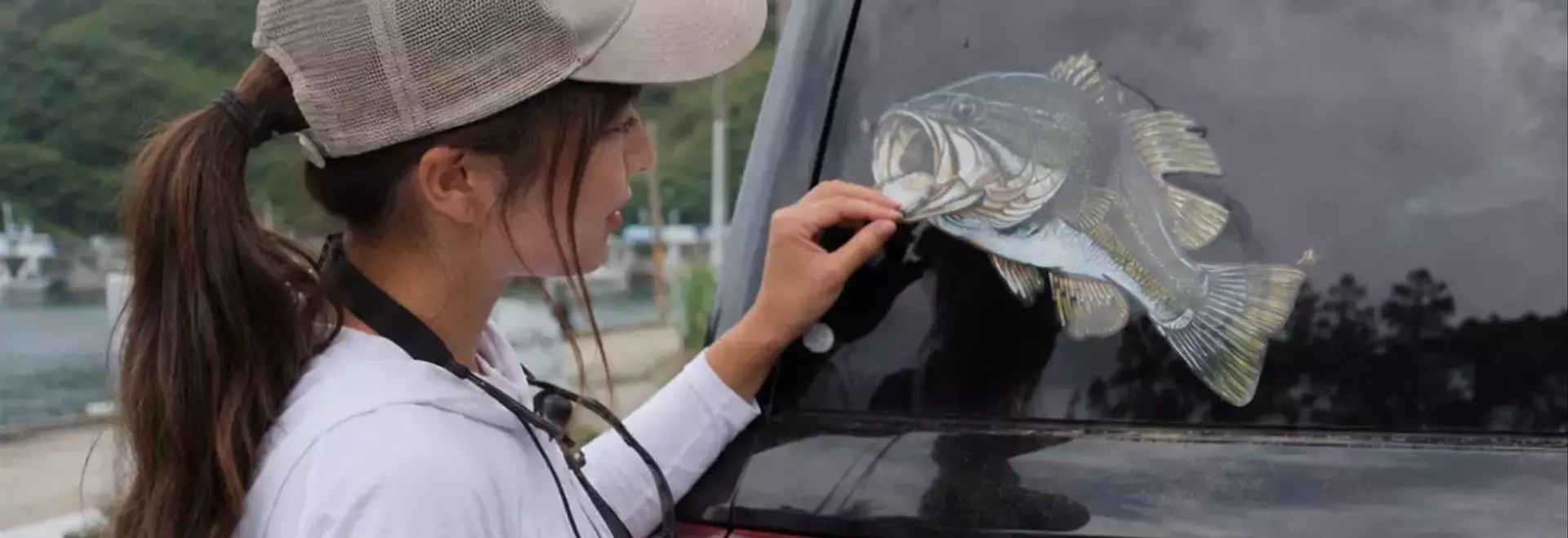 バス釣りで魚を動かす戦略：「剥がす」技術とその応用