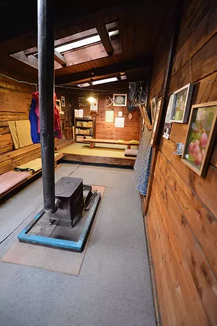 山小屋での予期せぬ出会いと、繋がれた心の物語