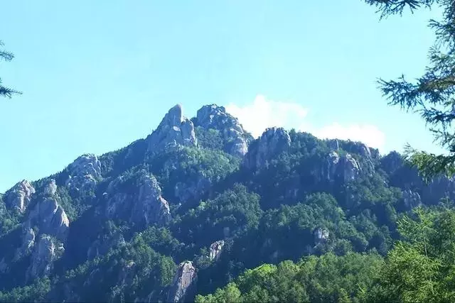 瑞牆山：花崗岩が織りなす絶景と登山ルートガイド
