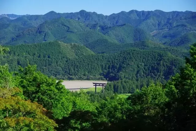 熊野古道の多様なルートを解き明かす：巡礼の道への入門ガイド