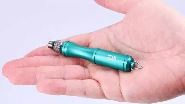 釣れたてのイカを最高の状態で持ち帰る「エメラルダスイカシメスティック」新登場