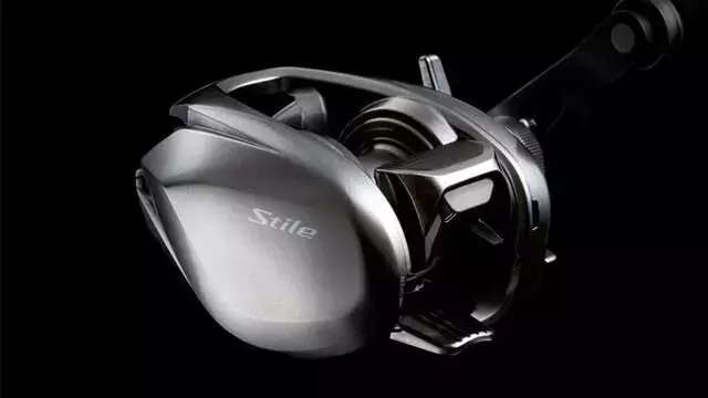 シマノ『25スティーレ』に待望のバーサタイルモデル追加！ 軽量性と高剛性を両立した船用リールの進化