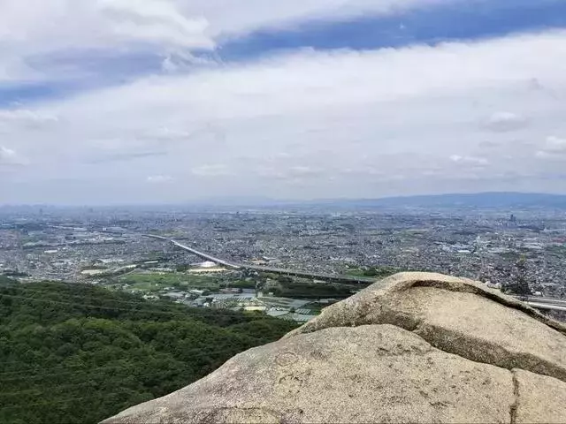 午前中に楽しめる関西の低山ハイキングコース