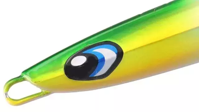 ダイワ「ソルティガ」シリーズから新登場！薄型ロングジグが魅せる予測不能なアクション