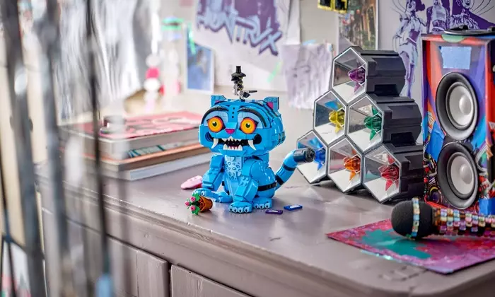 Lego's "KPop Demon Hunters" Set: A Detailed Look at Derpy Tiger and Sussie Bird