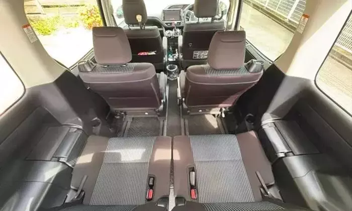 雨天時の車中泊を快適にする空間設計術：一級建築士が教える3つのNGと解決策