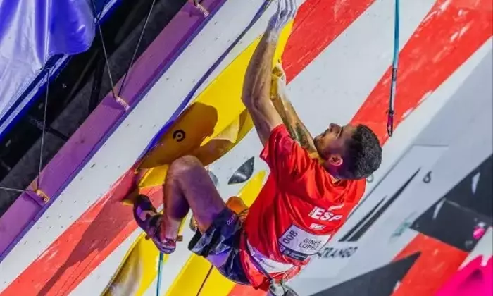 ワールドクライミングリード第4戦、女子はサンダース、男子はロペスが頂点に