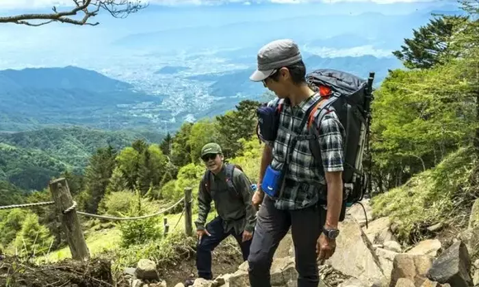 50代からの登山入門: 安全に山を楽しむための心構えと準備