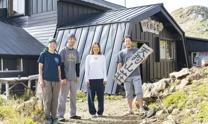 白馬連峰の秘境「天狗山荘」：雄大な自然と美食が織りなす登山者の楽園