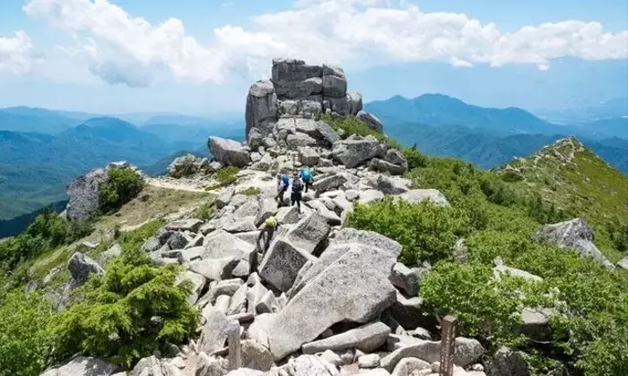 夏山ハイキング：首都圏からアクセス可能な涼しい登山コース3選
