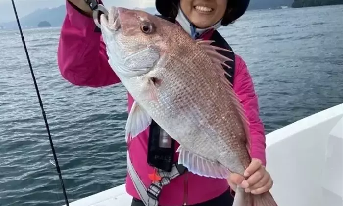 夏の真鯛を狙うタイラバ釣法：初心者でも大物を釣る秘訣