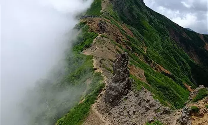 八ヶ岳稜線を巡る撮影ハイキング：美濃戸口から硫黄岳山荘、そして赤岳へ