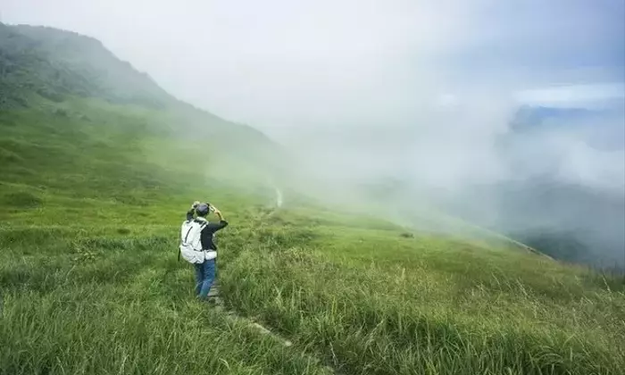 幻想的な越後山脈の秘境：浅草岳の秋の絶景