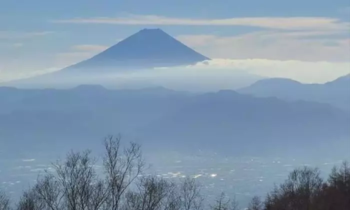 甘利山から千頭星山へ：富士の絶景と挑戦の登山道